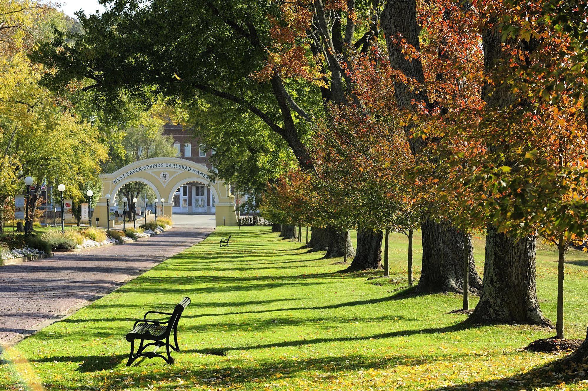 West Baden Springs Hotel فرنتش ليك المظهر الخارجي الصورة