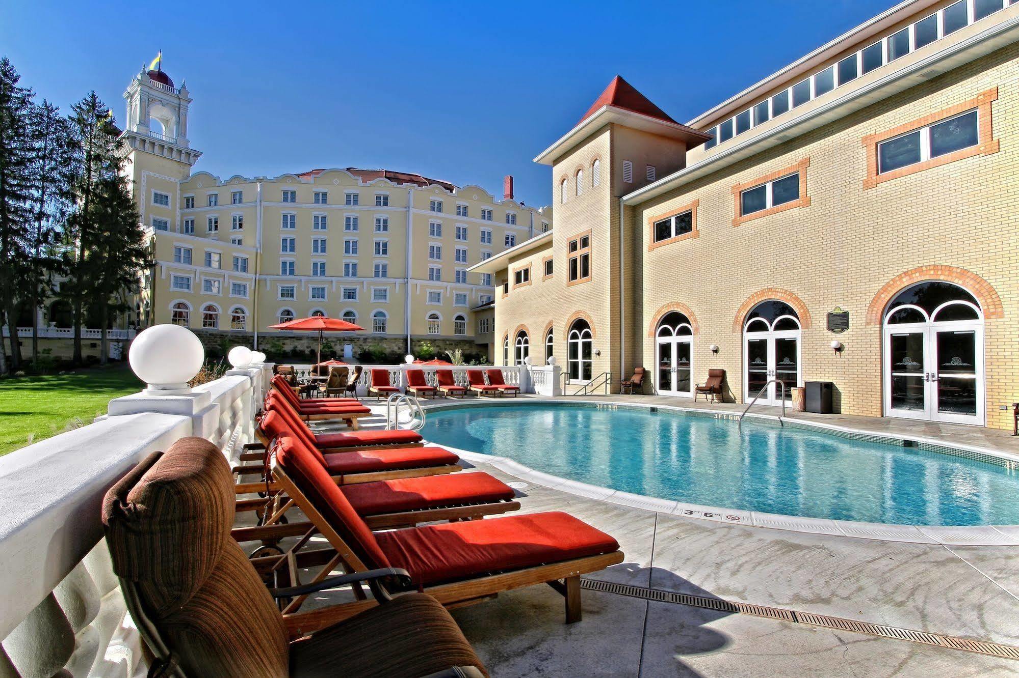 West Baden Springs Hotel فرنتش ليك المظهر الخارجي الصورة